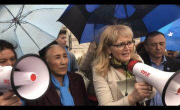 latrona lantos swift with Rebiya kadeer and Uyghur community in front of Chinese Embassy (19 April,2018)